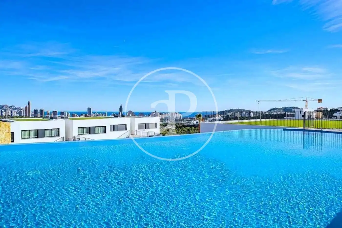Piscina de Dúplex en venta en Finestrat con Aire acondicionado, Calefacción y Jardín privado