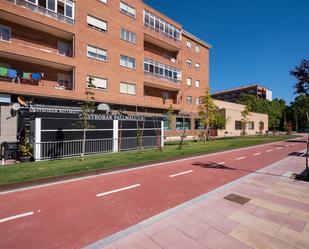 Vista exterior de Pis en venda en Ávila Capital amb Terrassa