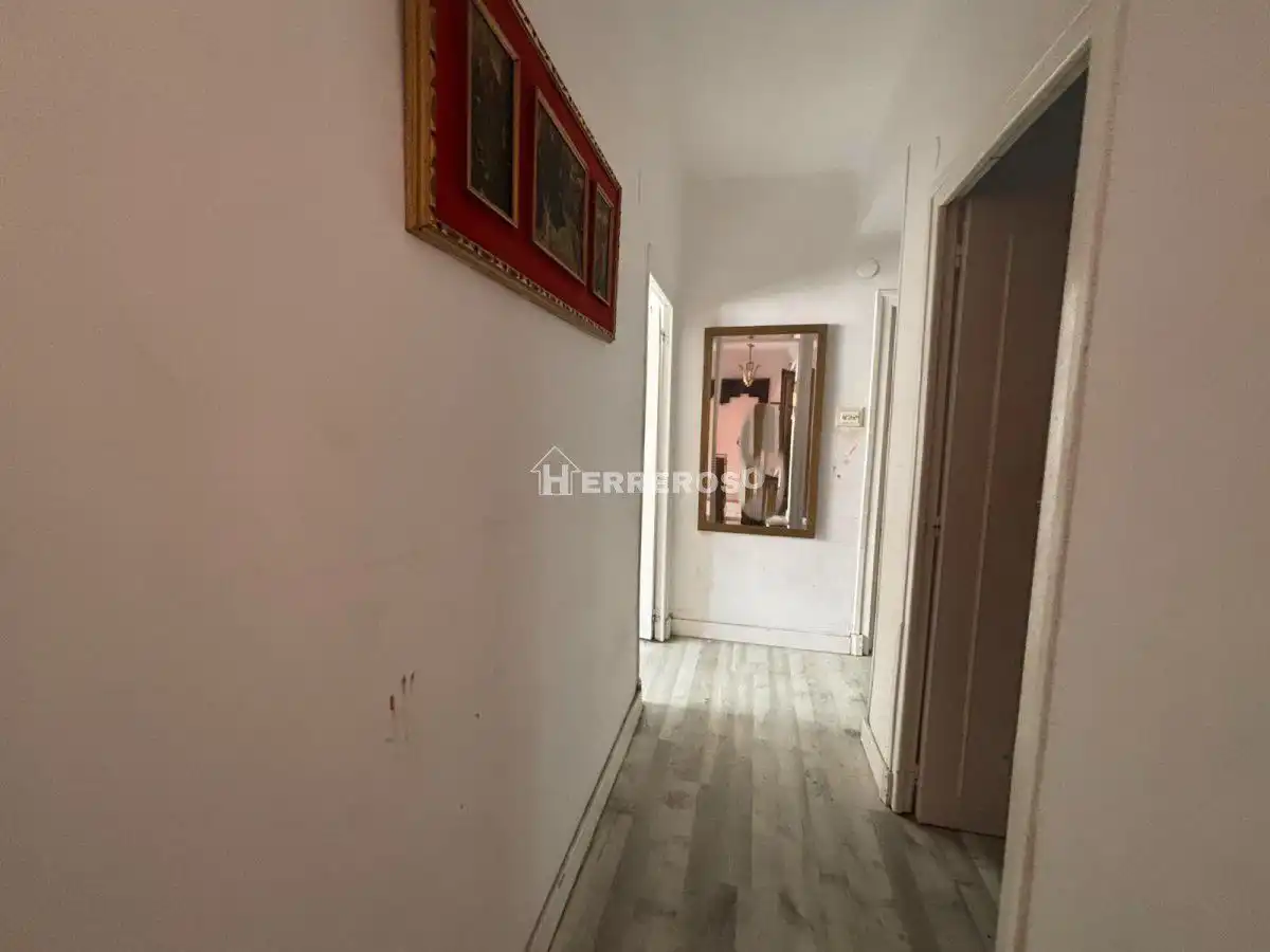 Piso en venta en  Logroño con Calefacción, Parquet y Terraza