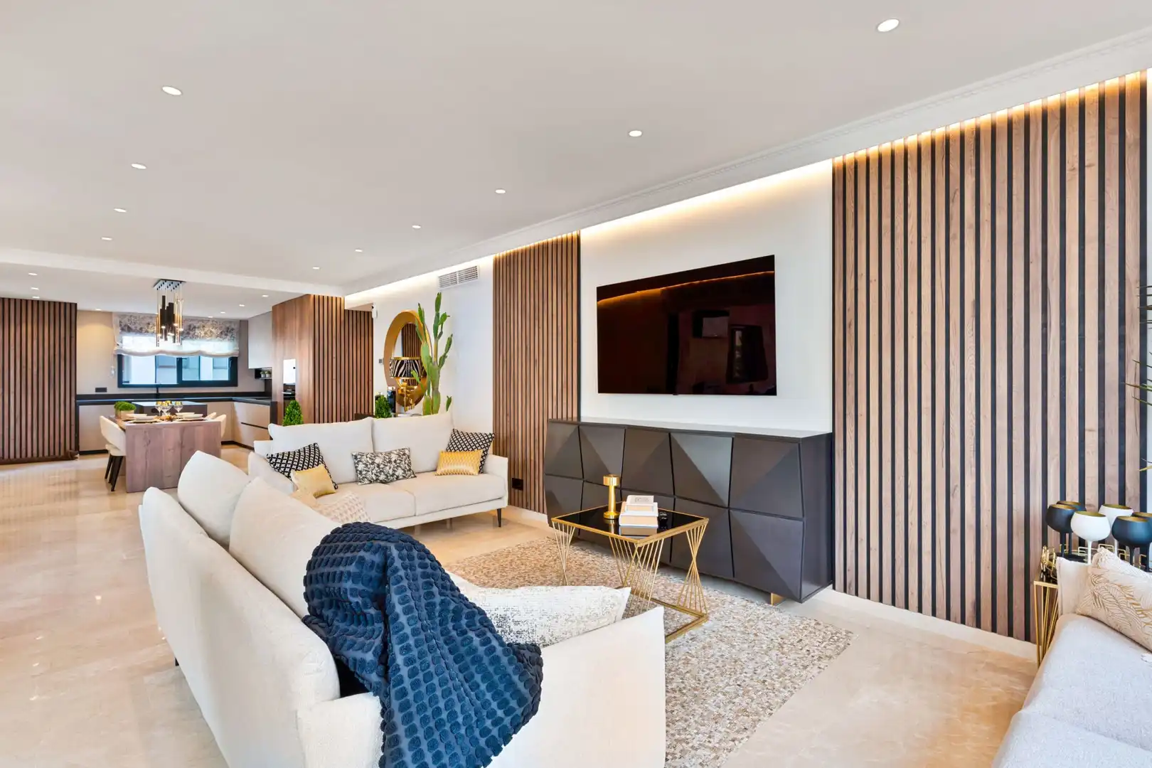 Living room of Attic for sale in Marbella  with Air Conditioner, Terrace and Furnished