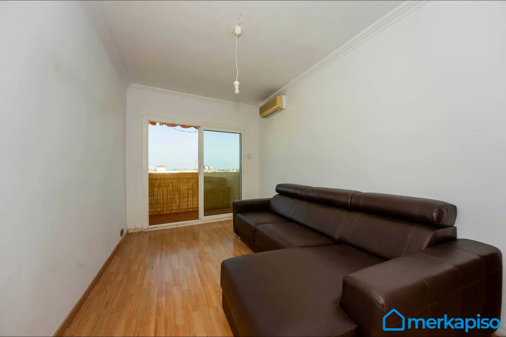 Sala d'estar de Àtic en venda en Viladecans amb Aire condicionat, Parquet i Balcó
