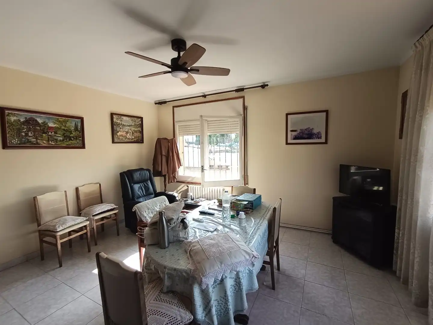 Comedor de Casa o chalet en venta en Sant Julià de Ramis con Calefacción, Terraza y Trastero