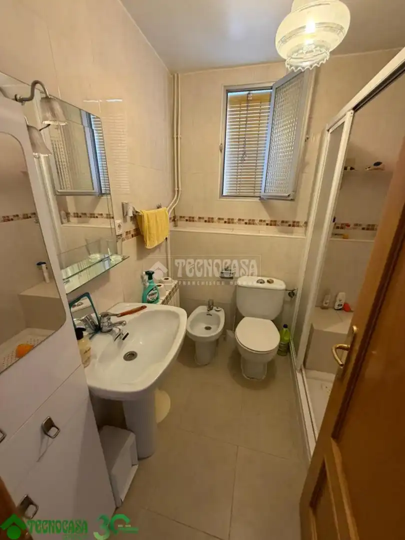 Baño de Casa adosada en venta en Santa Cruz de la Zarza con Calefacción, Terraza y Amueblado