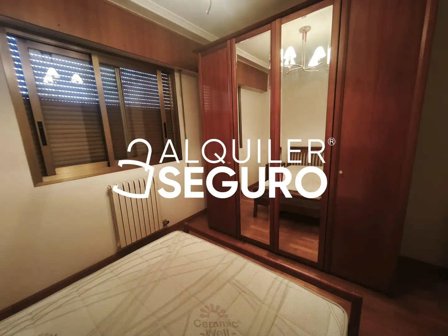 Schlafzimmer von Wohnung zur Miete in Zaragoza mit Heizung und Möbliert