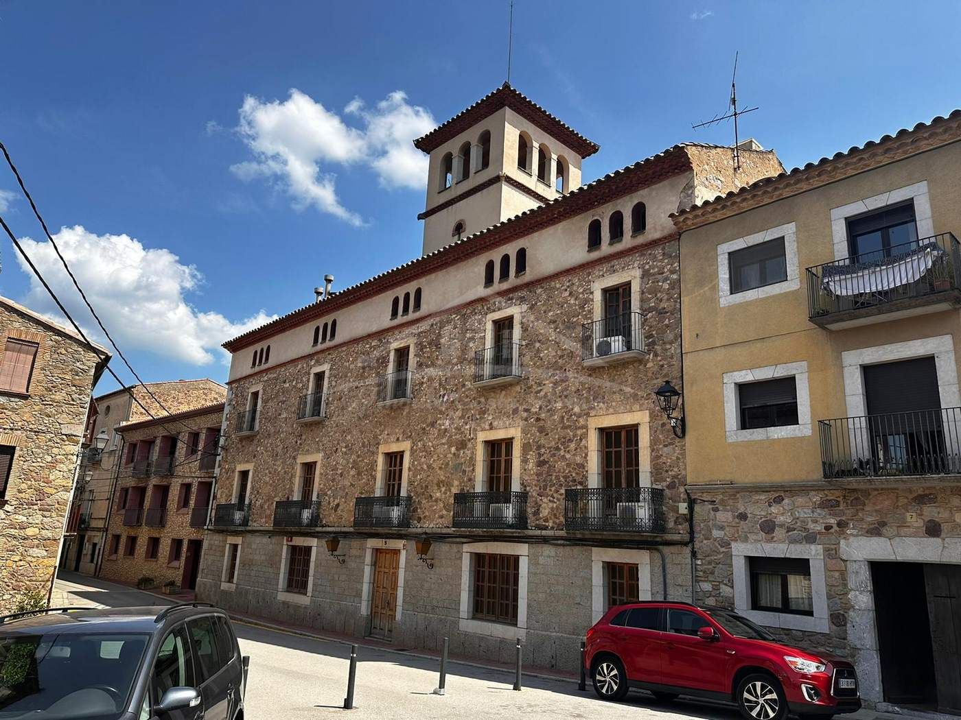 Exterior view of Building for sale in Darnius