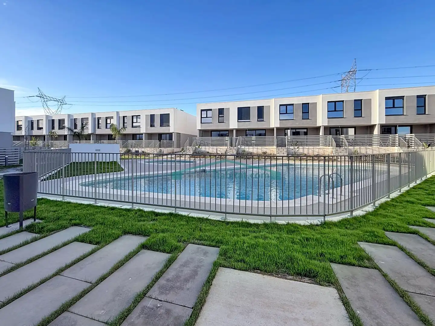 Maison mitoyenne avec piscine à louer à San Antonio de Benagéber