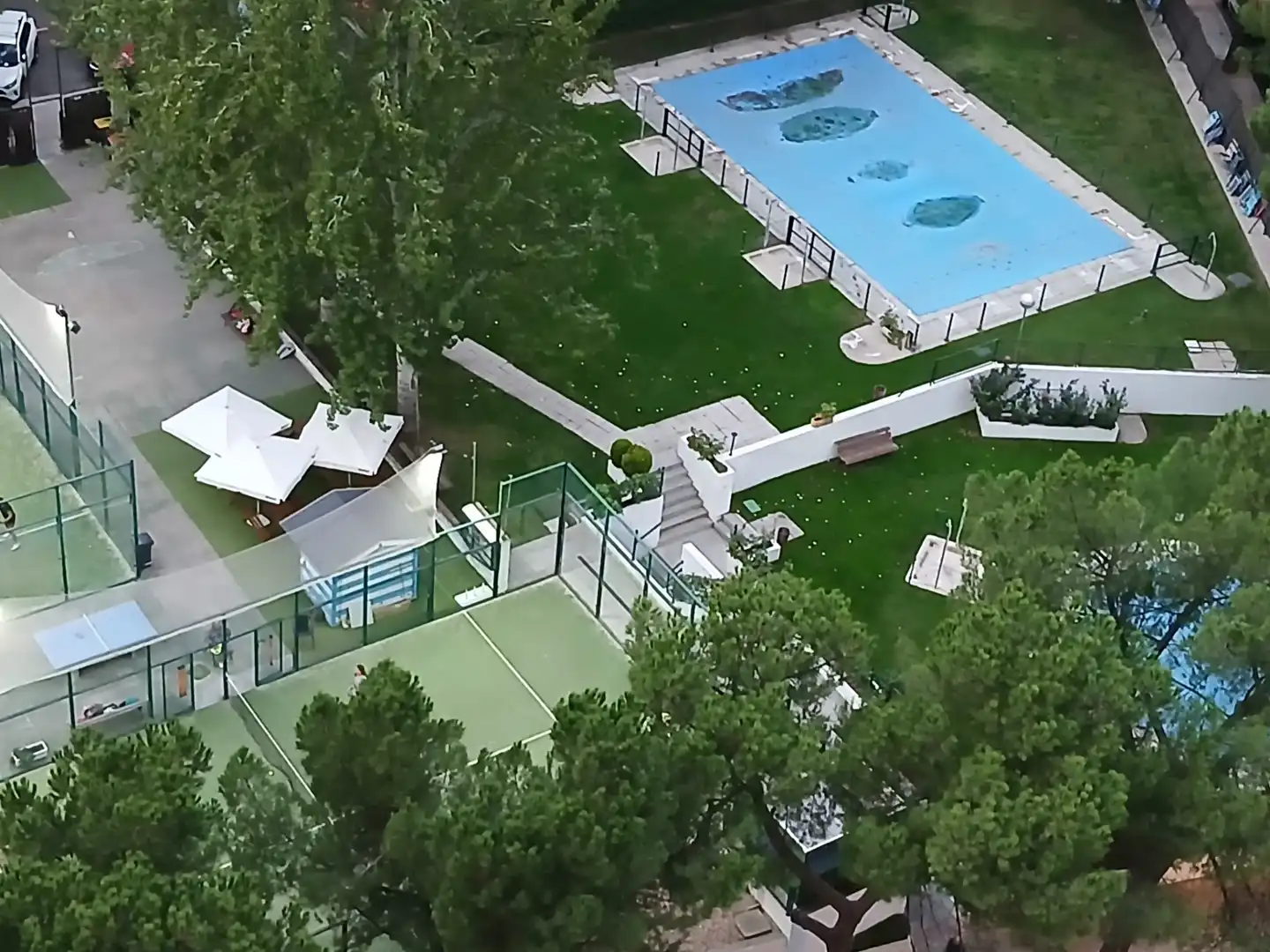 Piscina de Piso de alquiler en Madrid con Aire acondicionado, Trastero y Lavadora