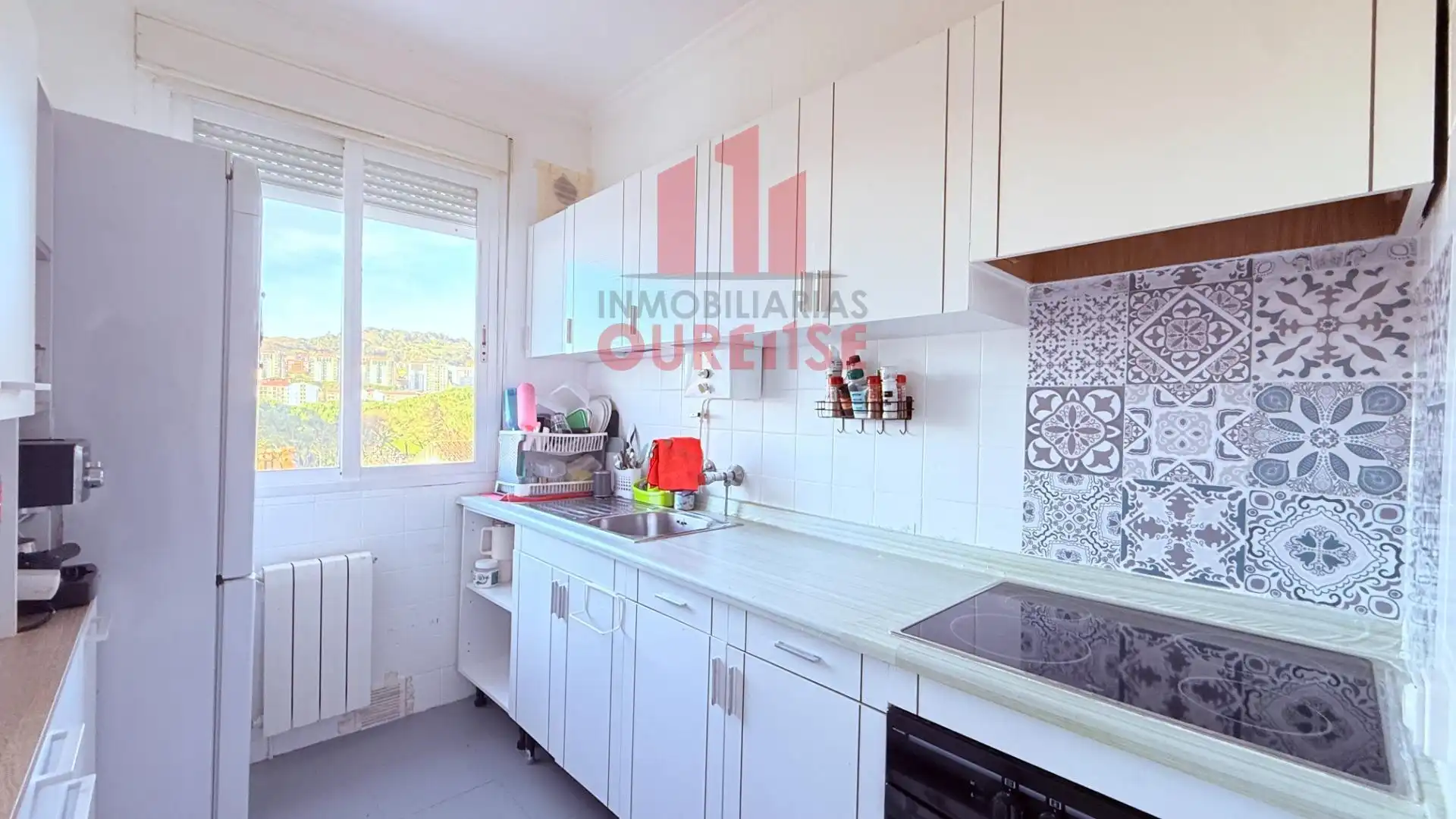 Kitchen of Buildings for sale in Ourense Capital 