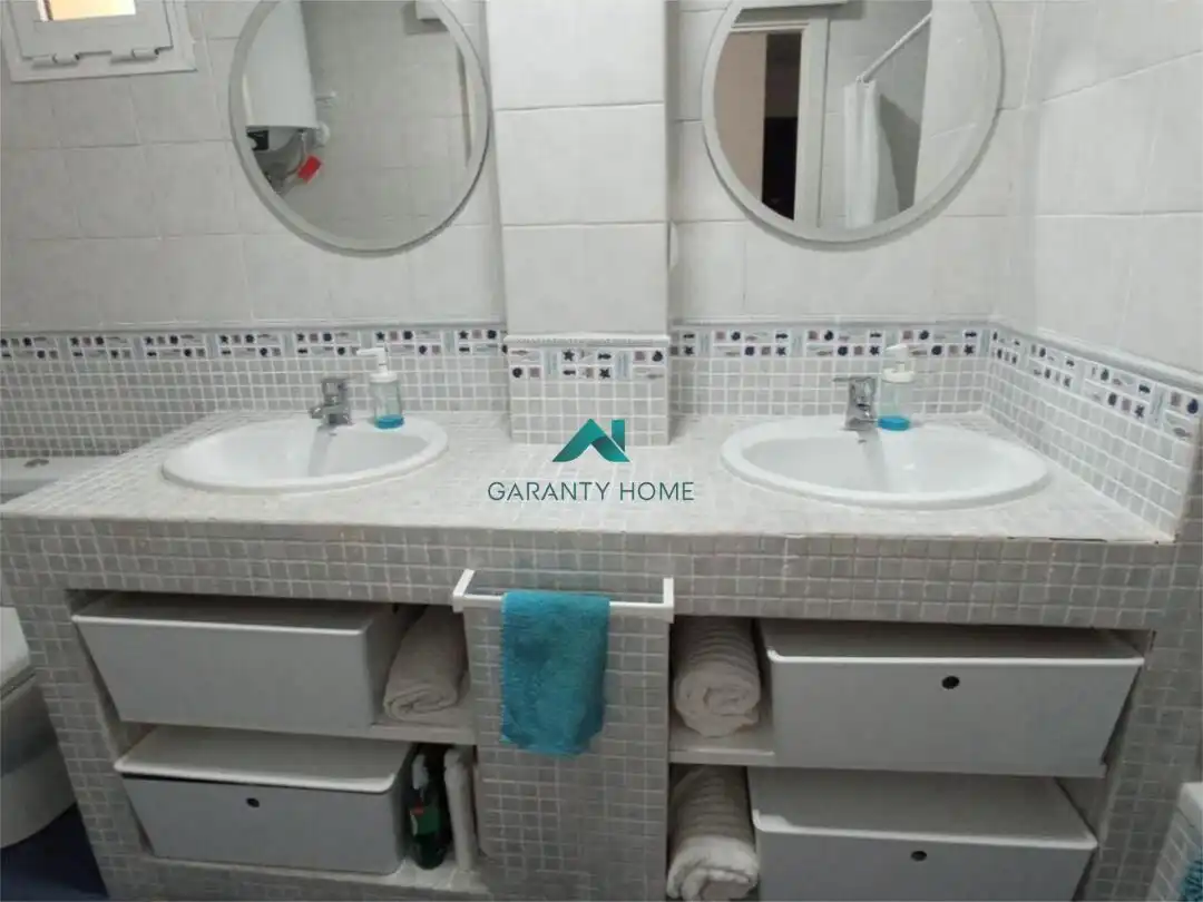 Bany de Pis de lloguer en Valencia amb Terrassa i Piscina comunitària