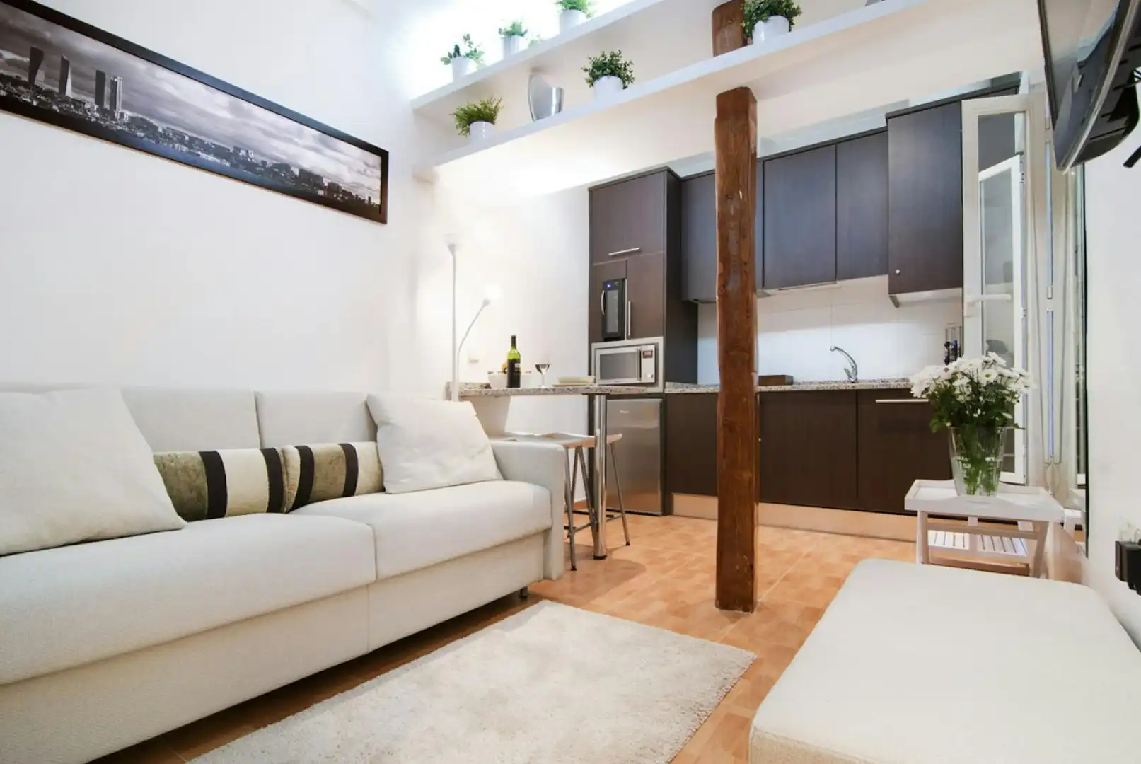 Living room of Flat for rent in Madrid  with Air Conditioner, Furnished and Washing machine