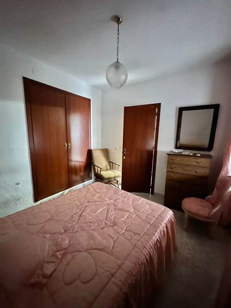 Dormitori de Casa adosada en venda en Benamargosa amb Aire condicionat, Moblat i Balcó