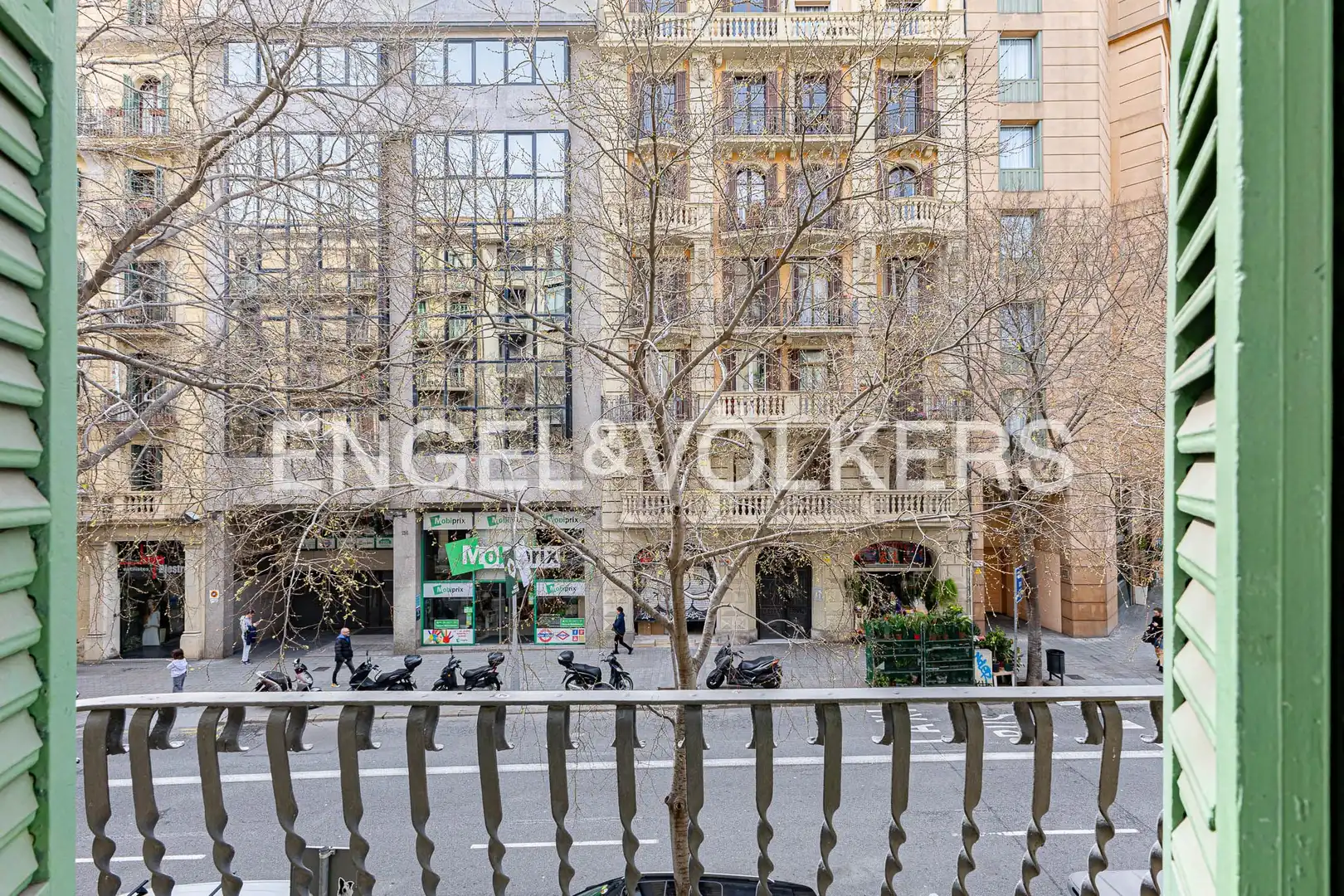 Vista exterior de Piso en venta en Barcelona con Calefacción, Parquet y Balcón