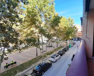 Vista exterior de Pis en venda en Villena amb Aire condicionat, Calefacció i Terrassa