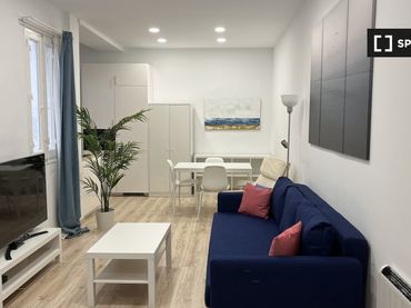 Wohnung mit Balkon zur Miete in Chamberí