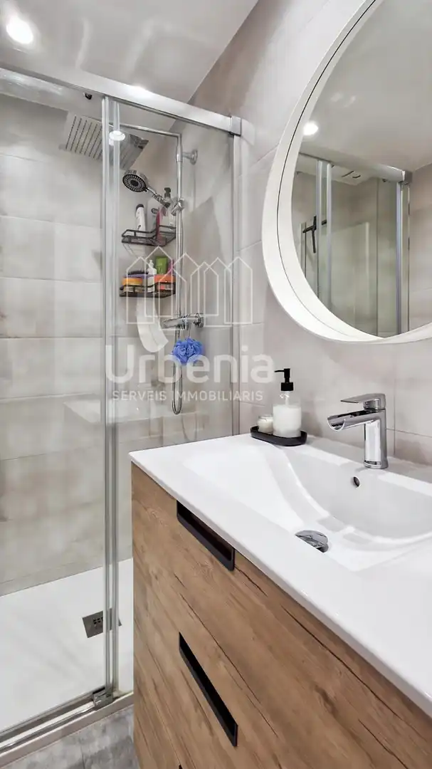 Baño de Piso en venta en Mataró con Aire acondicionado, Calefacción y Terraza
