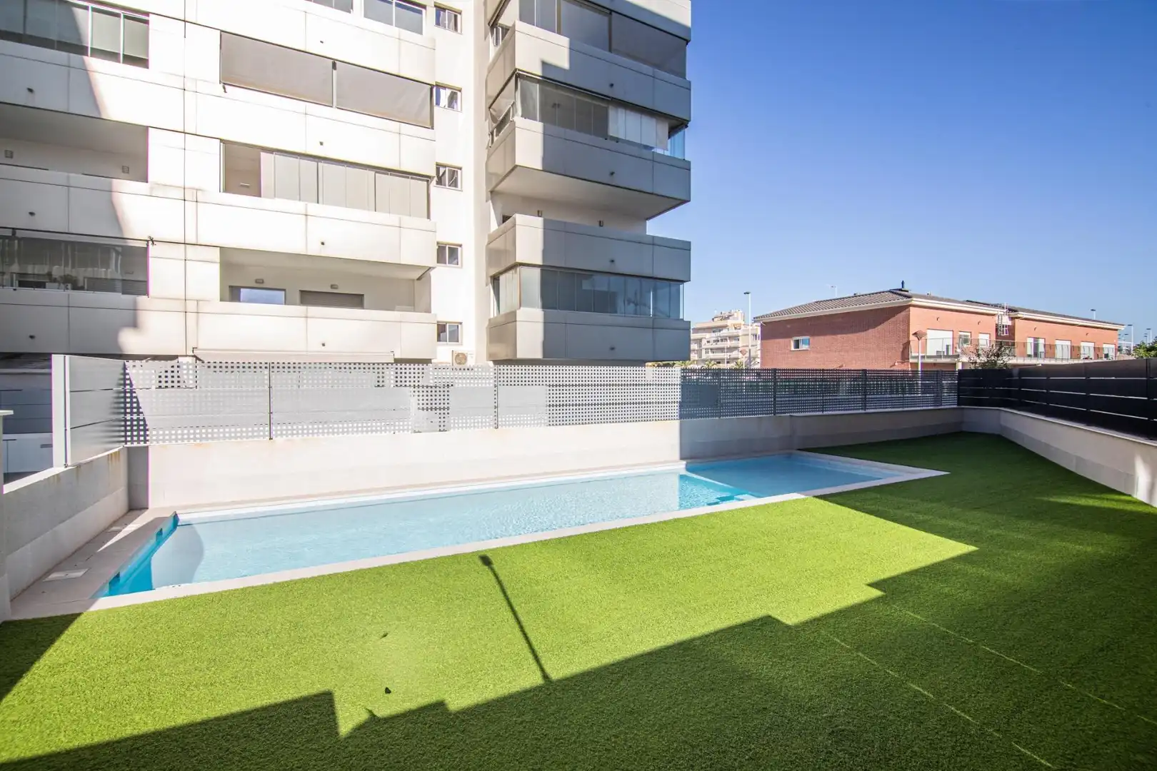 Swimming pool of Ground floor for sale in Elche / Elx  with Air Conditioner, Heating and Private garden