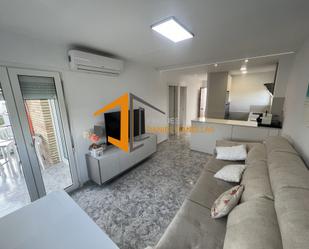 Living room of Flat for sale in Cambrils  with Air Conditioner, Furnished and Oven