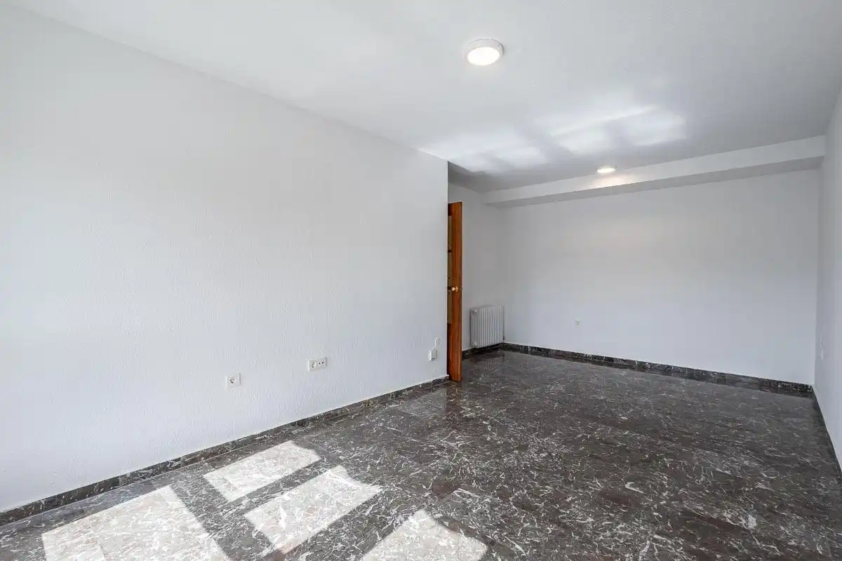 Flat for rent in Granada  with Balcony and Community pool