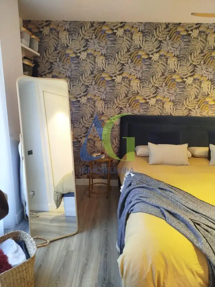 Dormitori de Apartament en venda en Villaquilambre amb Calefacció, Parquet i Terrassa