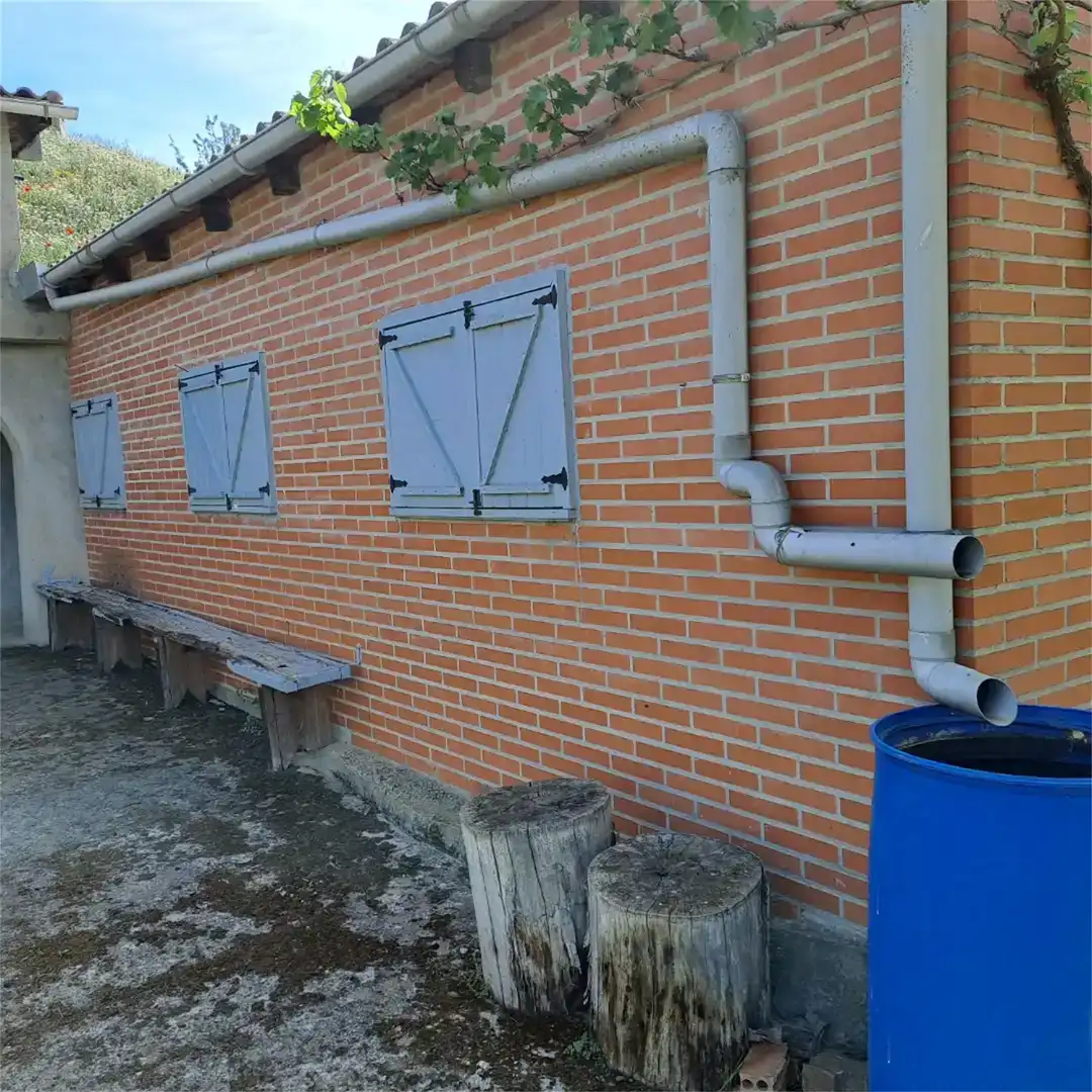 Vista exterior de Finca rústica en venda en Pozuelo del Páramo amb Moblat