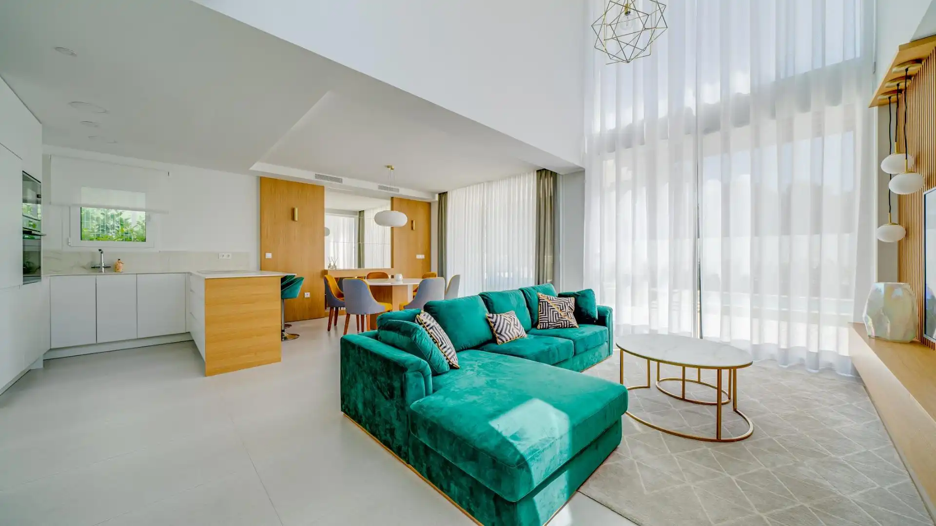Chalet con piscina en alquiler en Golf Bahía, imagen 10