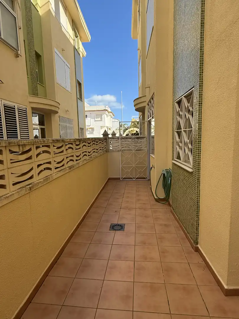 Vista exterior de Apartament en venda en Xeraco amb Terrassa i Piscina comunitària