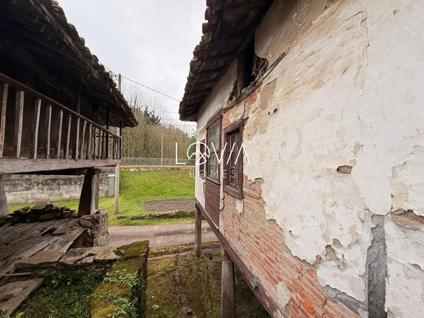 Vista exterior de Casa o xalet en venda en Pravia amb Jardí privat