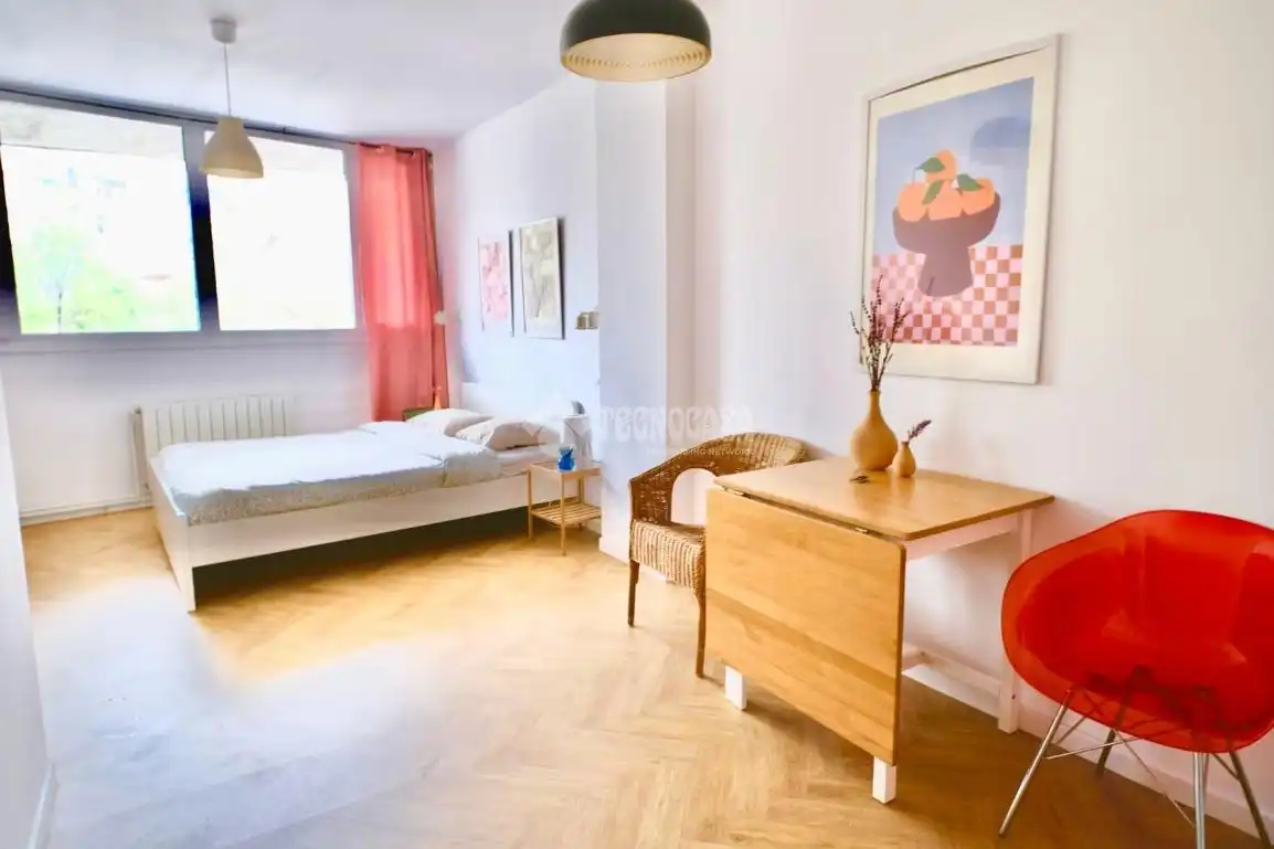 Flat for sale in Salut - Lloreda