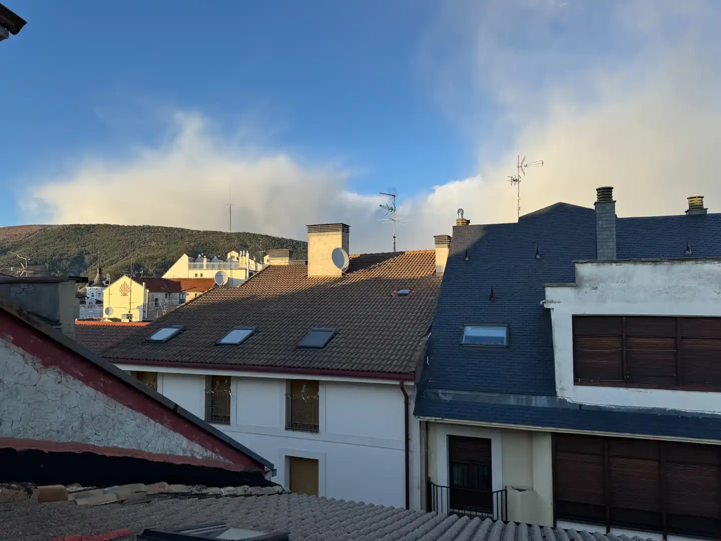 Vista exterior de Ático en venta en Jaca con Terraza, Trastero y Amueblado