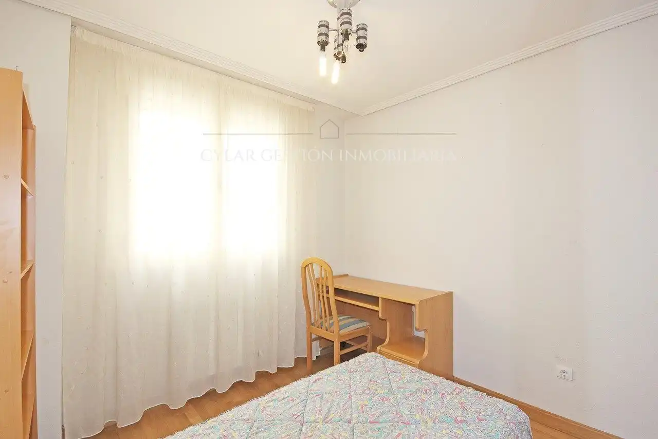 Flat for rent in Poeta Jesús Rasueros, Pizarrales
