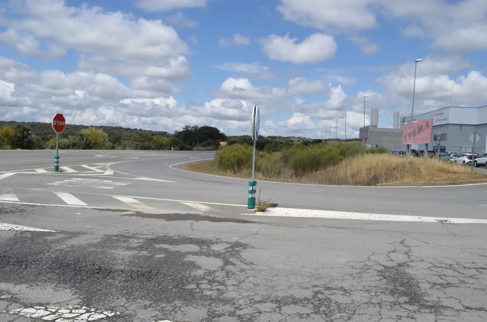 Außenansicht von Fabrikhallen zum Verkauf in Malpartida de Plasencia