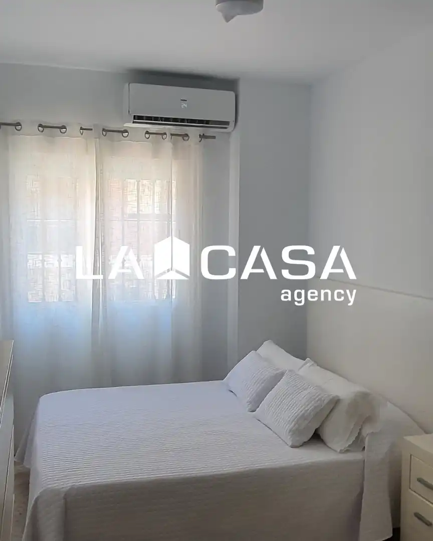 Bedroom of Flat for sale in Sevilla  with Terrace and Storage room