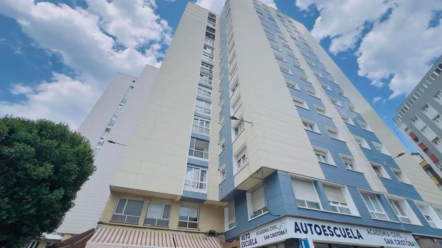 Vista exterior de Piso en venta en Gijón  con Piscina