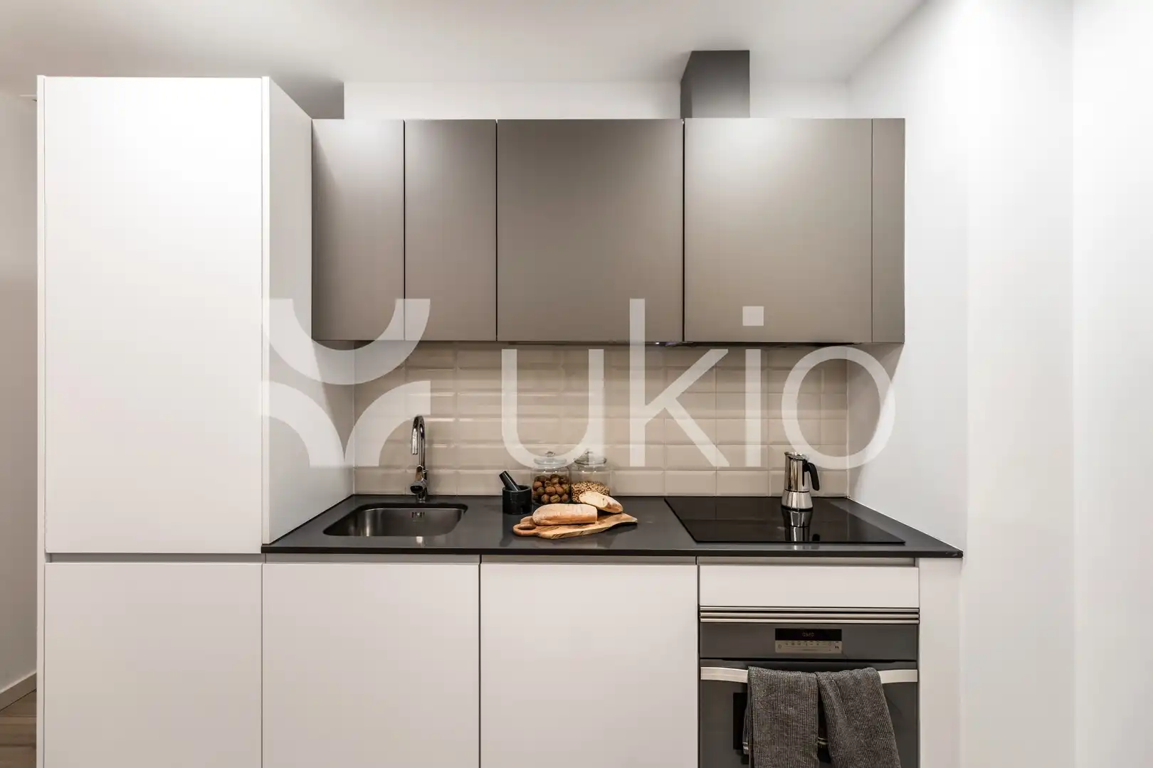Cocina de Apartamento de alquiler en Madrid con Aire acondicionado, Calefacción y Amueblado