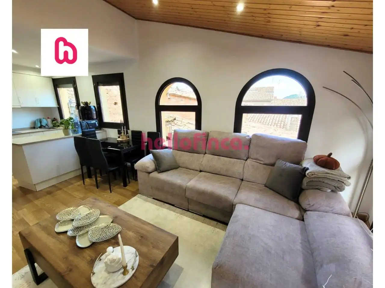 Sala de estar de Piso en venta en Berga con Calefacción, Parquet y Amueblado