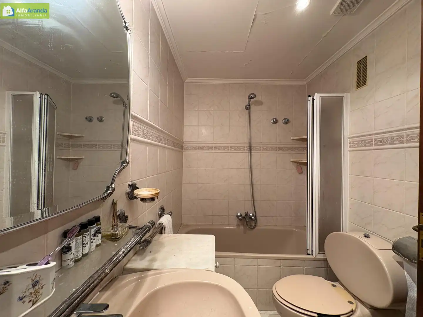 Bathroom of Flat for sale in Aranda de Duero  with Heating, Parquet flooring and Terrace