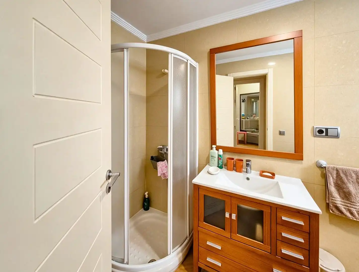 Baño de Piso de alquiler en Las Palmas de Gran Canaria con Jardín privado, Trastero y Piscina comunitaria