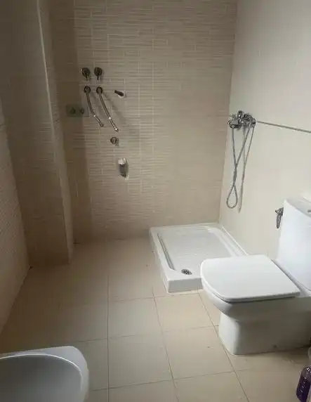 Bathroom of Apartments for sale in Granada  with Heating