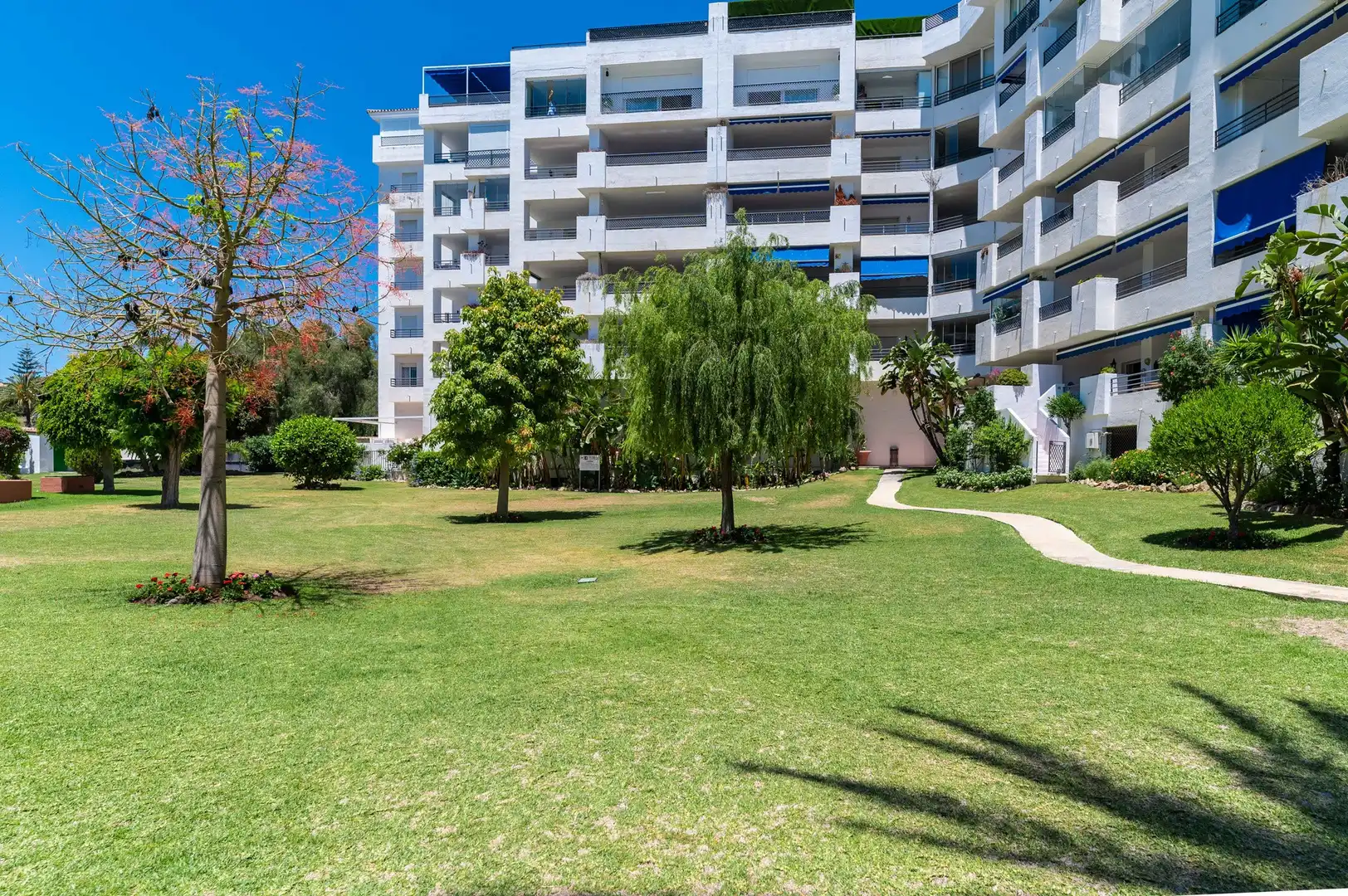 Apartament amb piscina en venda a Nueva Andalucía, imagen 36