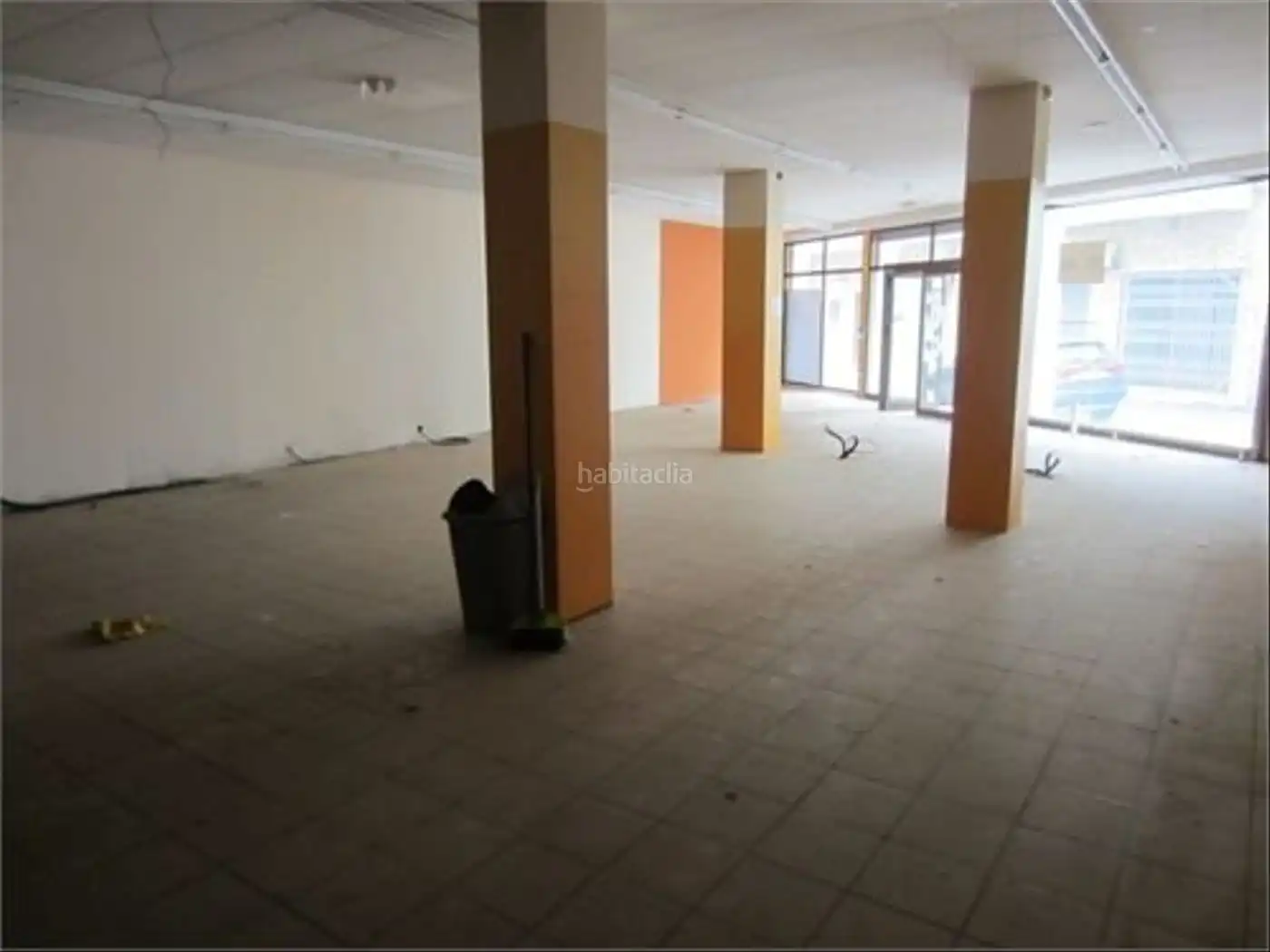 Local commercial à louer à Carrer Cabrafiga 22, imagen 3