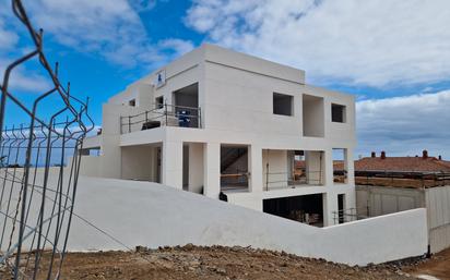 Vista exterior de Casa adosada en venda en Santa Úrsula amb Balcó