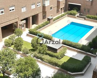 Swimming pool of Flat to rent in  Madrid Capital  with Air Conditioner, Heating and Terrace