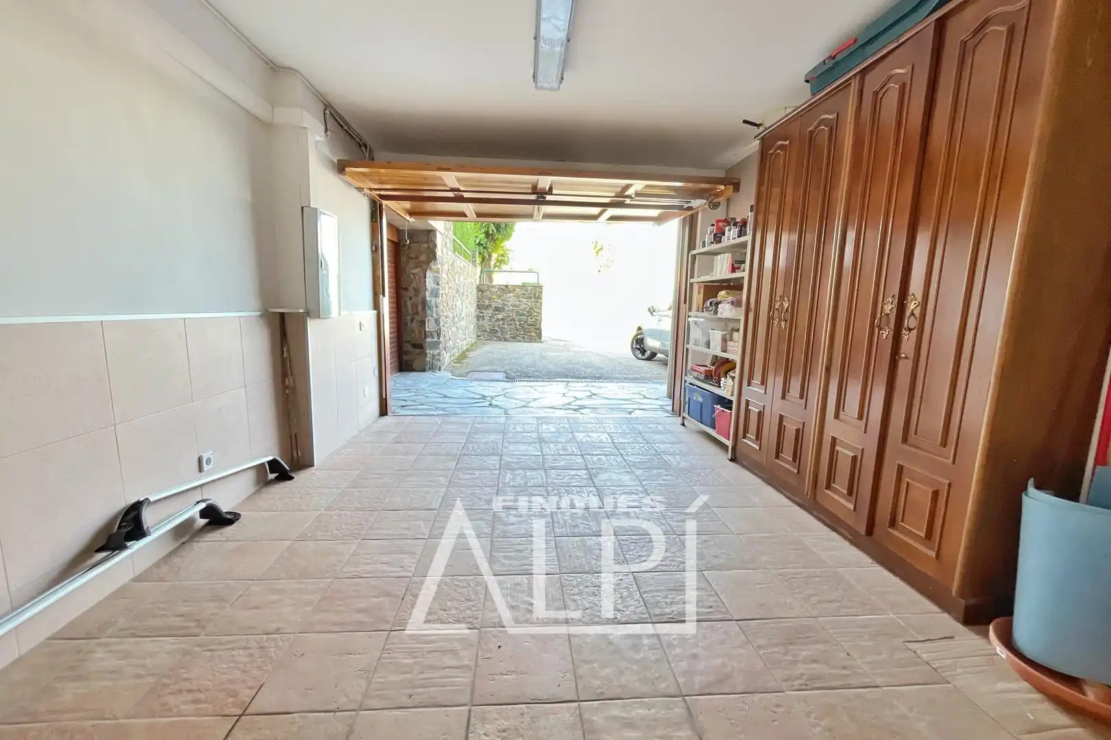 Aparcament de Casa adosada en venda en Fontanals de Cerdanya amb Calefacció, Parquet i Moblat