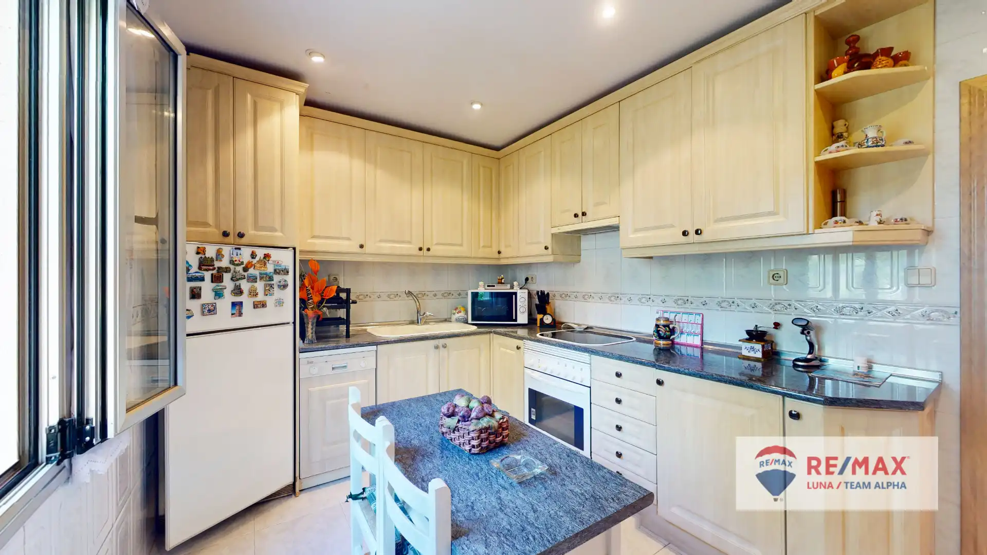 Flat with garden for sale in Calle del General Cadenas Campos 34, imagen 7