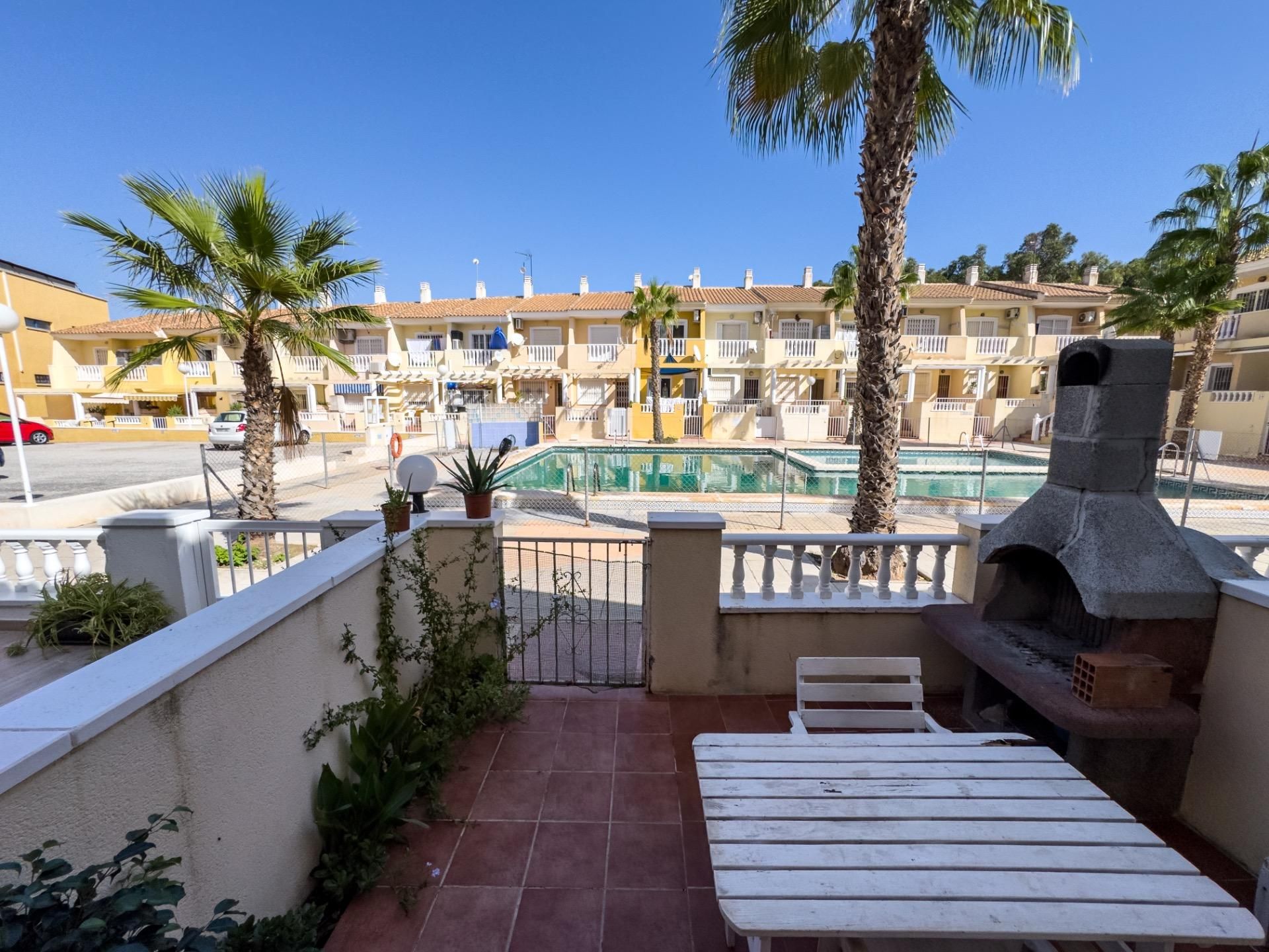 Piscina de Casa o xalet en venda en Guardamar del Segura amb Aire condicionat, Jardí privat i Terrassa