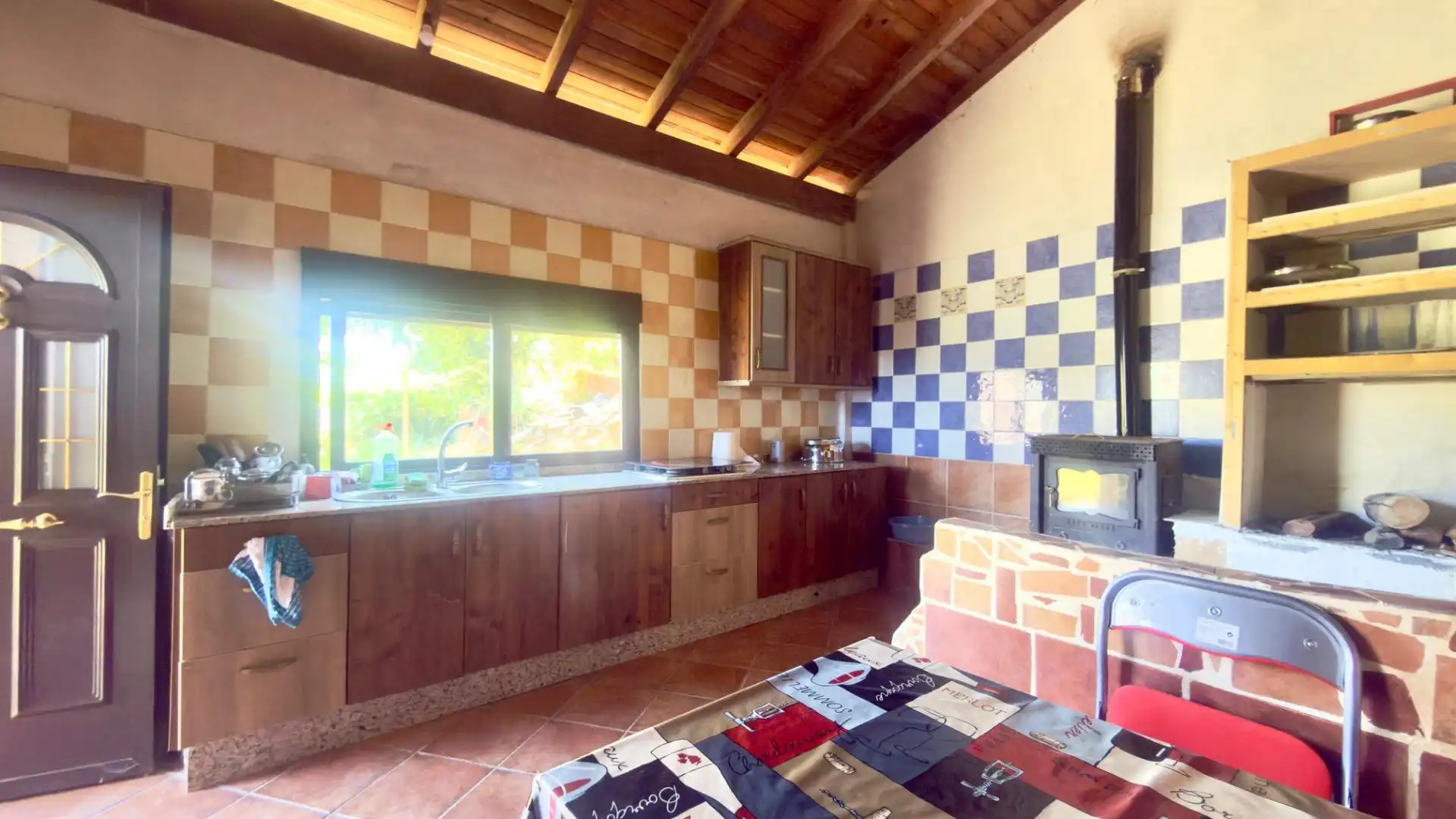 Cuina de Finca rústica en venda en Castrelo de Miño amb Jardí privat, Terrassa i Moblat