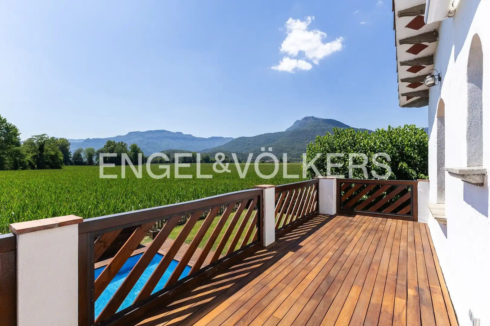 Terrasse von Haus oder Chalet zum Verkauf in La Vall d'en Bas mit Heizung und Privatgarten