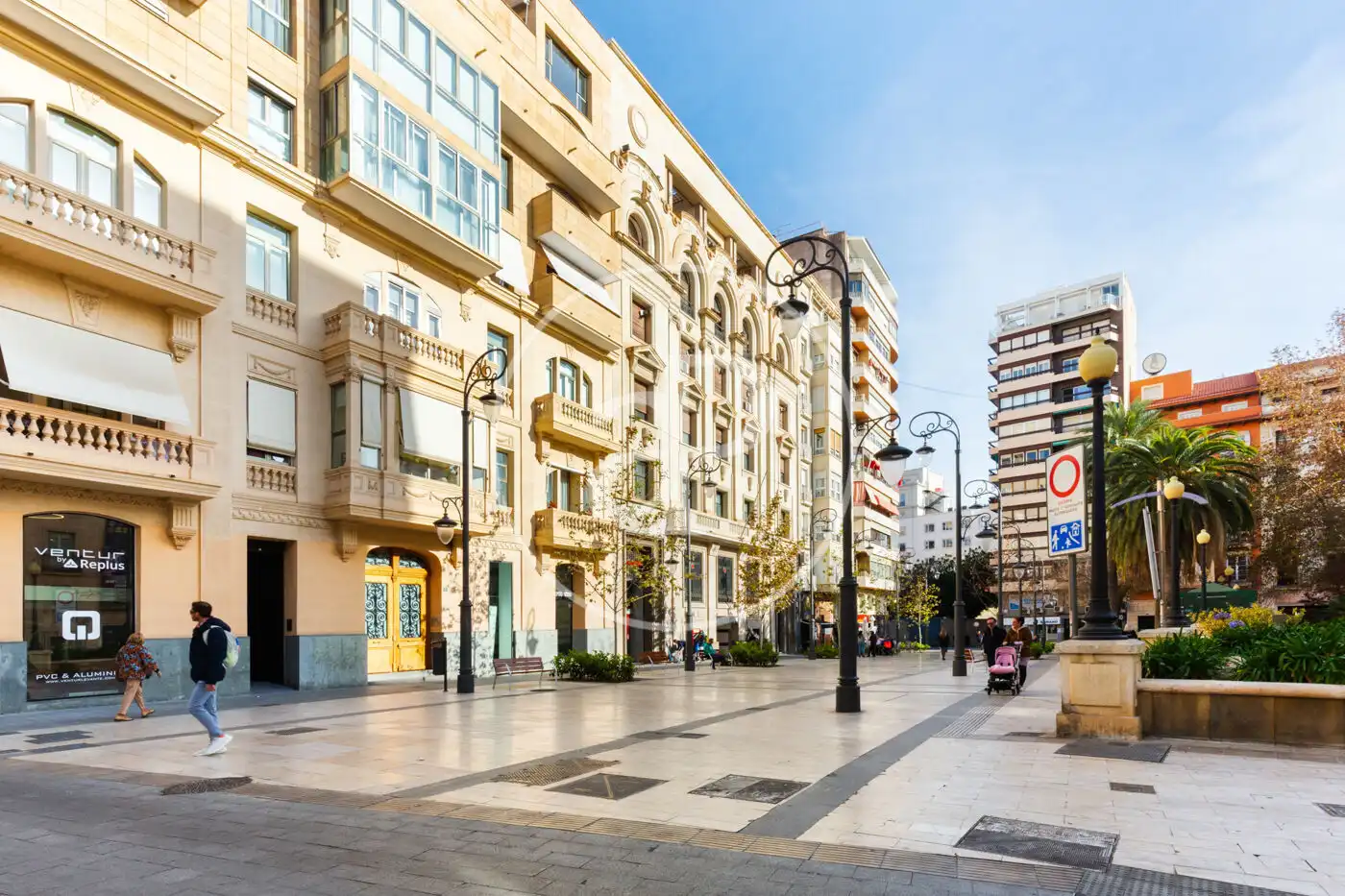 Vista exterior de Pis de lloguer en Elche / Elx amb Aire condicionat, Calefacció i Moblat