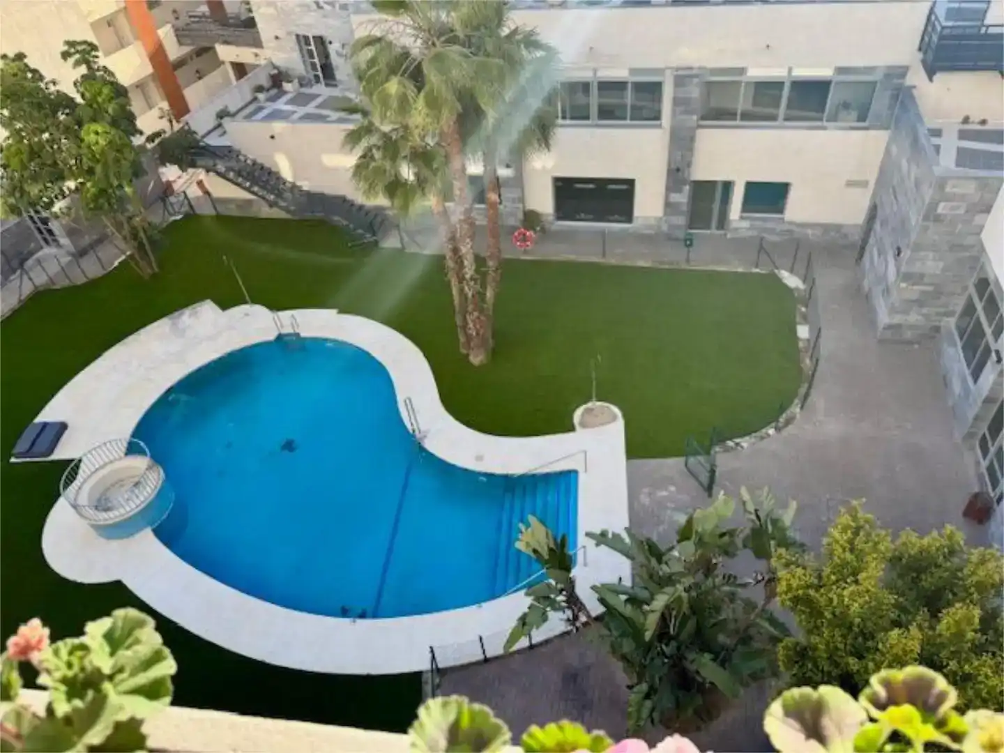Piscina de Dúplex en venta en Mijas con Aire acondicionado, Piscina y Balcón