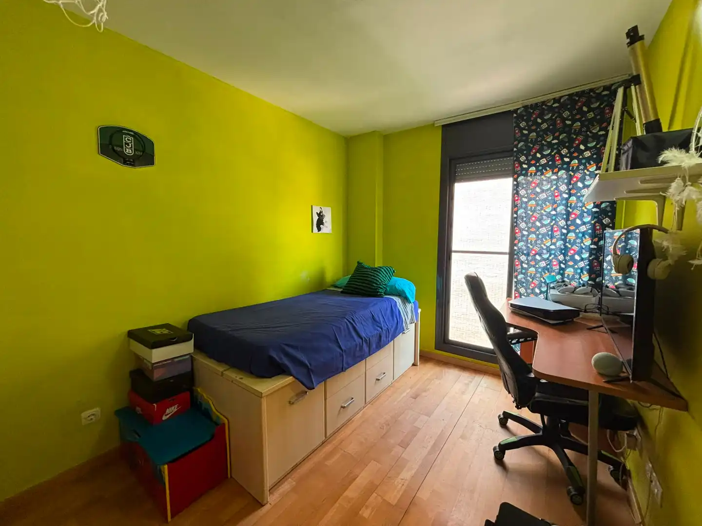 Habitación de Ático en venta en Badalona con Aire acondicionado, Calefacción y Trastero